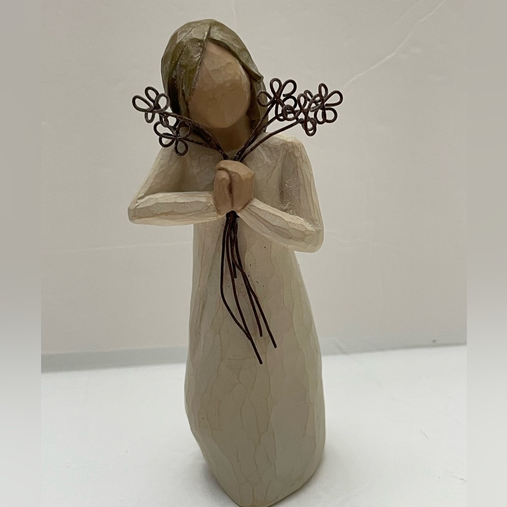 Willow Tree Friendship Figurine. 5 1/4 tall